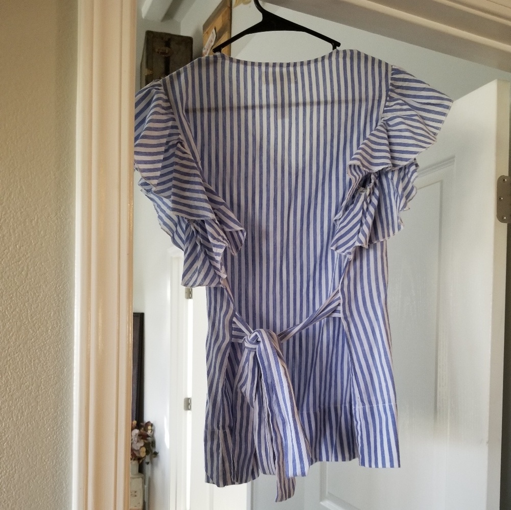 Top - Picture 2 of 2